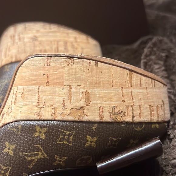 LOUIS VUITTON Rivoli Heels - Picture 7 of 15